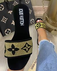 SANDALIA PLANA LOUIS VUITTON D24
